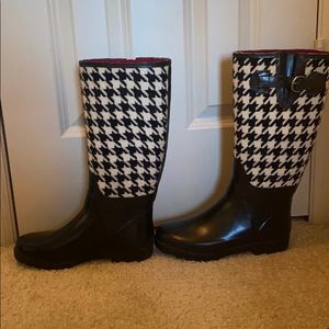 Women’s Houndstooth Rain Boots